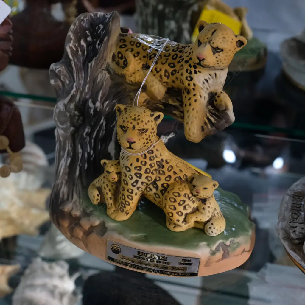 JIM BEAM JAGUAR DECANTER Image 1++