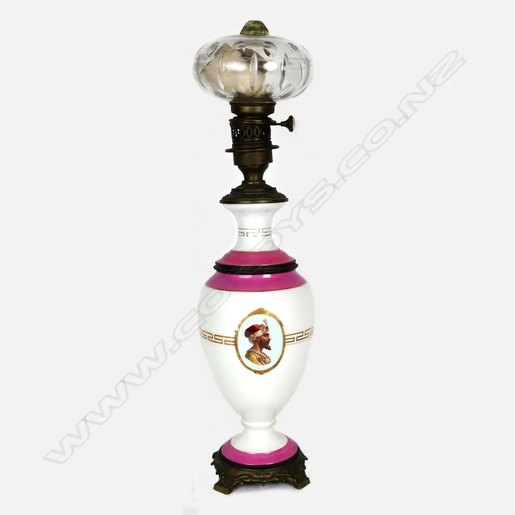 A 19thC glass and brass fitted banqueting lamp Image 1++