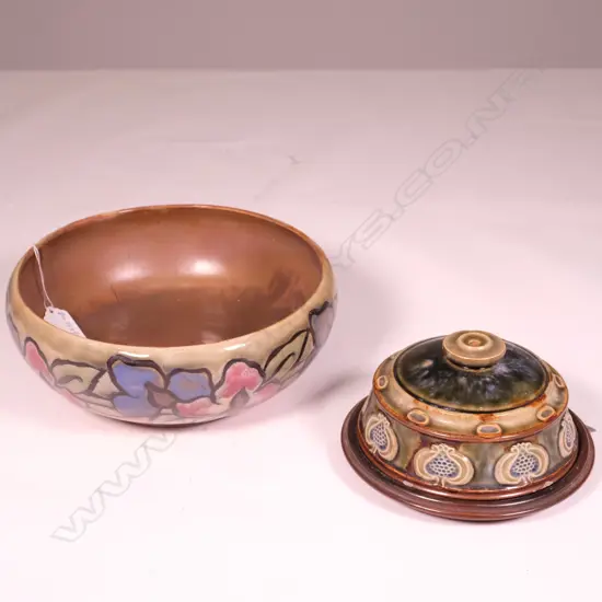 A ROYAL DOULTON LAMBETH BOWL+DISH AND COVER BOTH WITH FAULTS DIA 200 MM