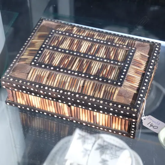 PORCUPINE QUILL BOX W. 220MM