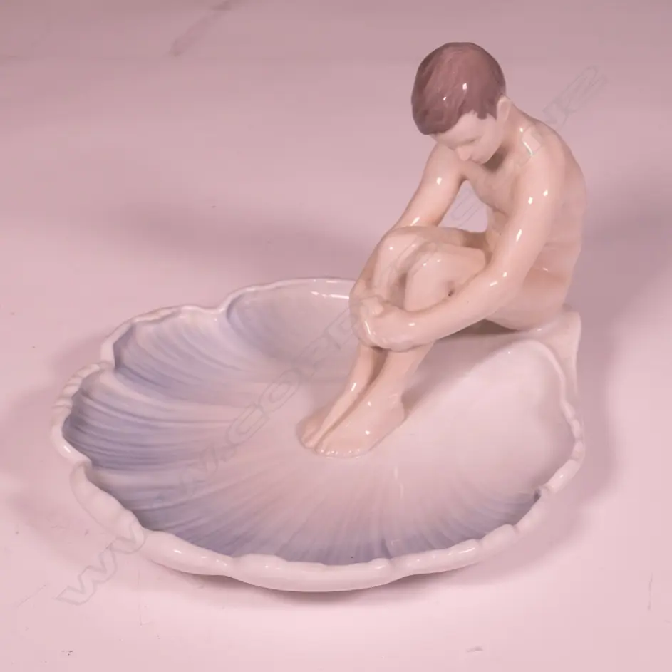 A B+G FIGURE OF A YOUNG BOY H 140 MM. Image 1++