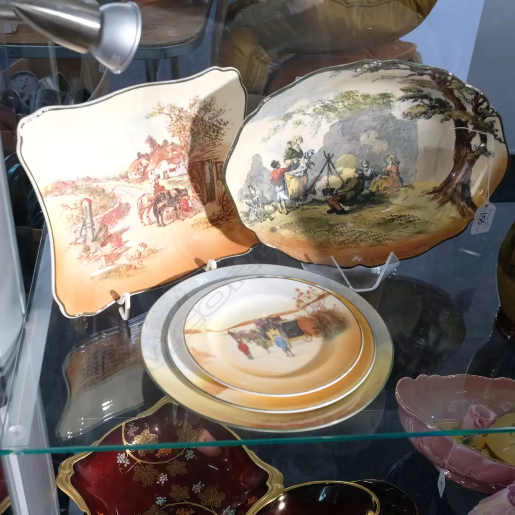 FIVE ASST ROYAL DOULTON SERIESWARE PLATES W. 280MM Image 1++