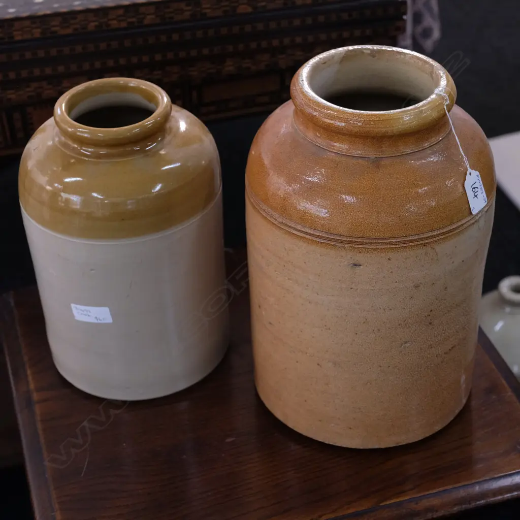 TWO TIMARU POTTERIES CROCK H. 37MM Image 1++