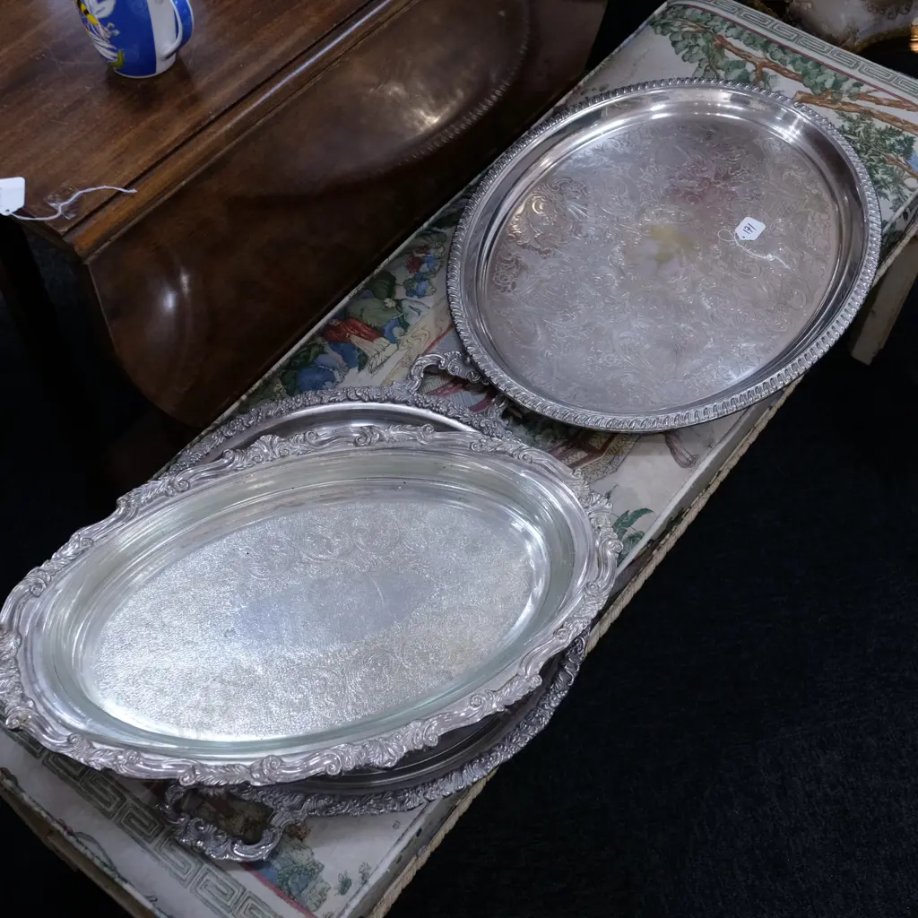 3 EP SERVING TRAYS. LARGEST W. 550 Image 1++