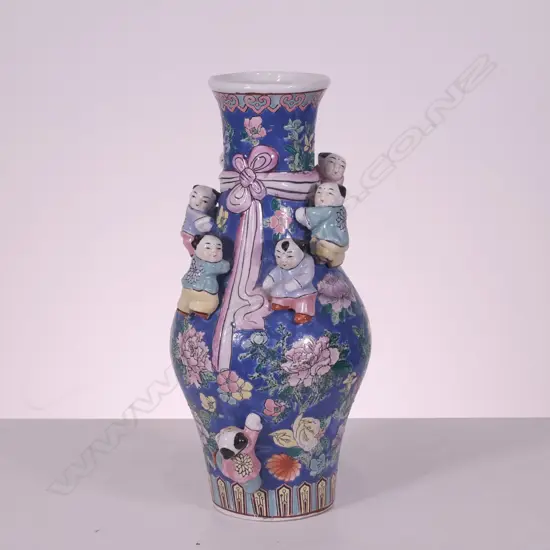 MODERN CHINESE VASE MOUNTED WITH CHILDREN