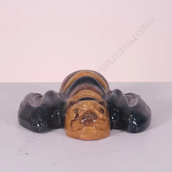 CHINESE WALL POCKET IN FORM OF BAT, H. 180MM Image 1++