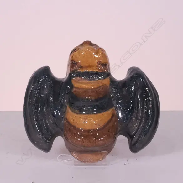 CHINESE WALL POCKET IN FORM OF BAT, H. 180MM Image 1++