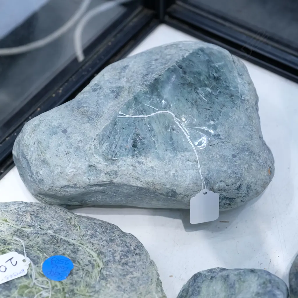 1 POUNAMU BOULDER 5KG Image 1++