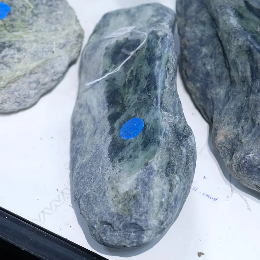 1 POUNAMU BOULDER 3.4KG Image 1++