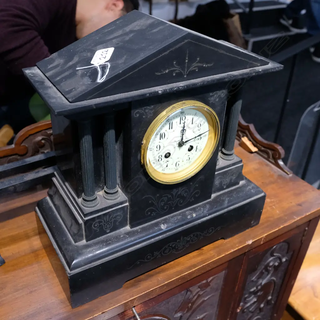 VICT BLACK MARBLE CASED MANTEL CLOCK H. 36MM Image 1++
