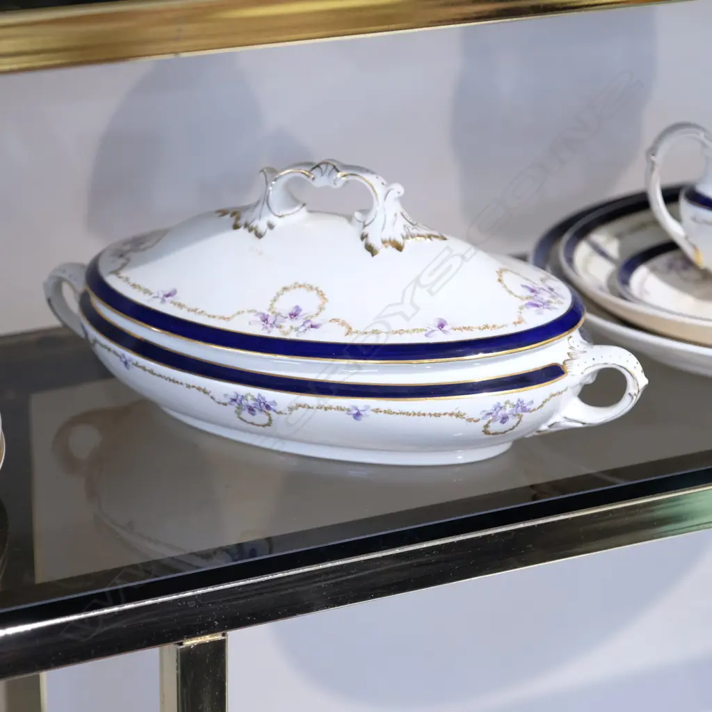 WEDGWOOD PART DINNER SERVICE INCL 2 TURRENS  Image 1++