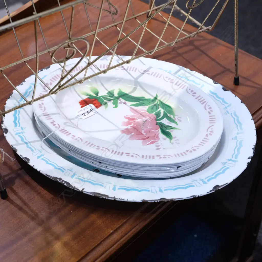 9 VINTAGE CHINESE ENAMELLED OVAL TRAYS (8+1) Image 1++