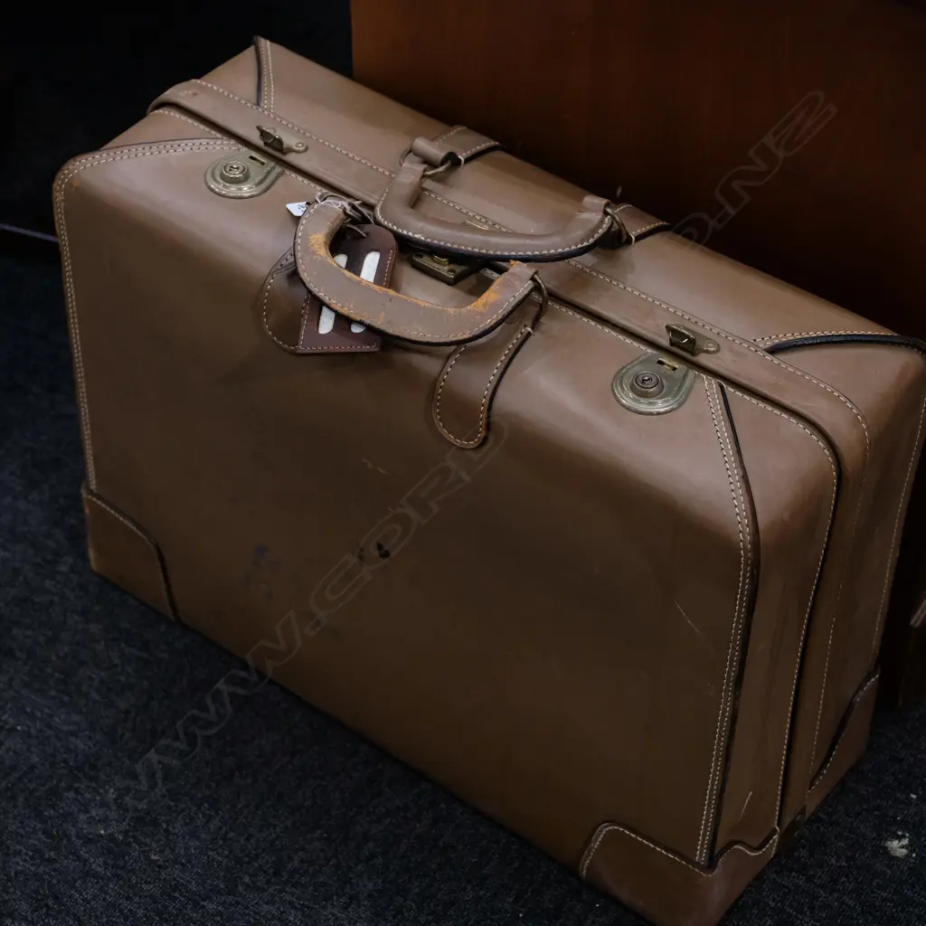 LEATHER SUITCASE WITH A HANDBAG W 600 MM Image 1++