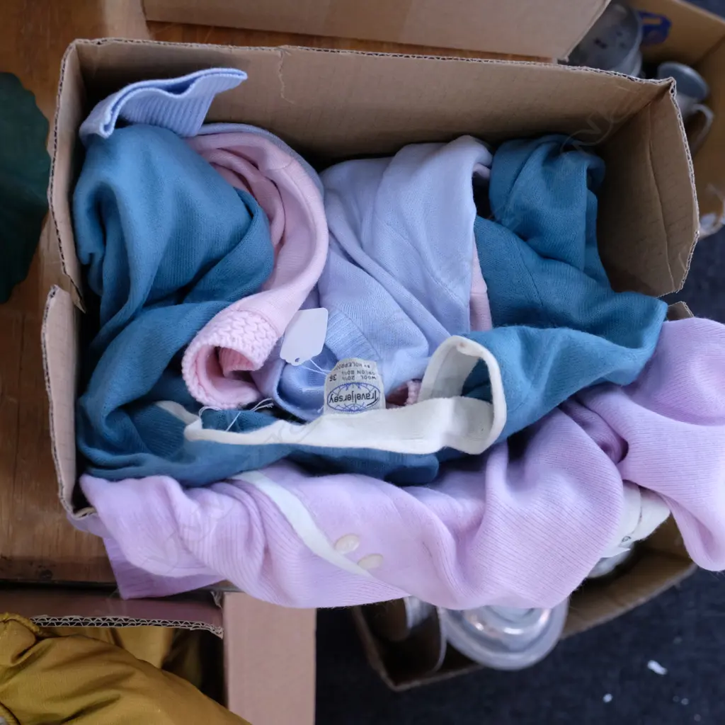 4 VINTAGE 1960S NZ WOOLEN WOMEN'S CARDIGANS/TOPS, MED Image 1++