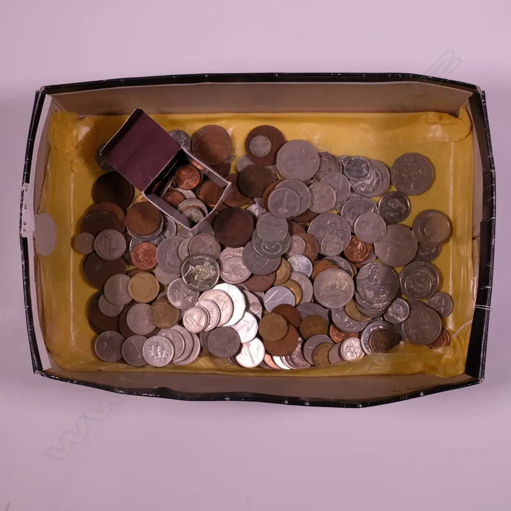 LOT OF ASST WORLD COINS Image 1++