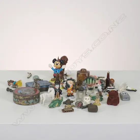 BOX LOT OF ASST NOVELTY KEY RINGS,TINS ETC