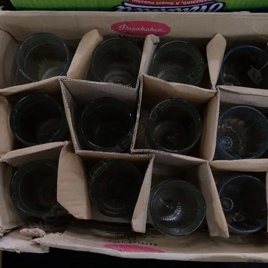 BOX STEMMED GLASSWARE