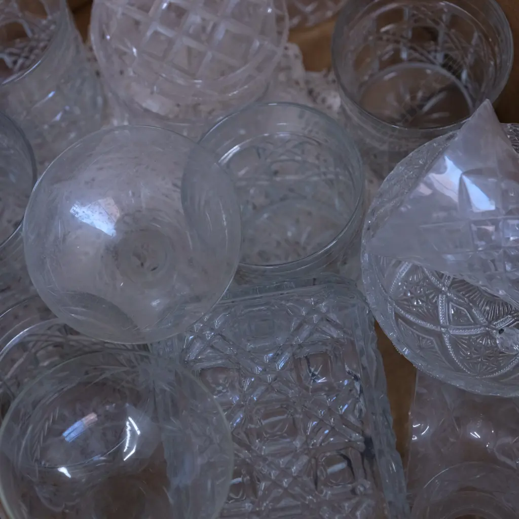 BOX LOT OF ASST CRYSTAL Image 1++