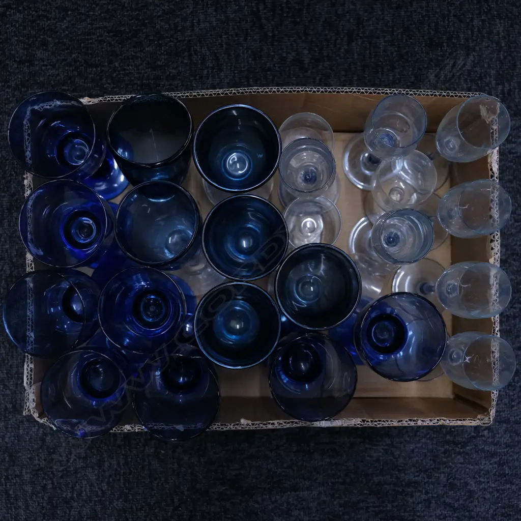 BOX STEMMED GLASSWARE Image 1++