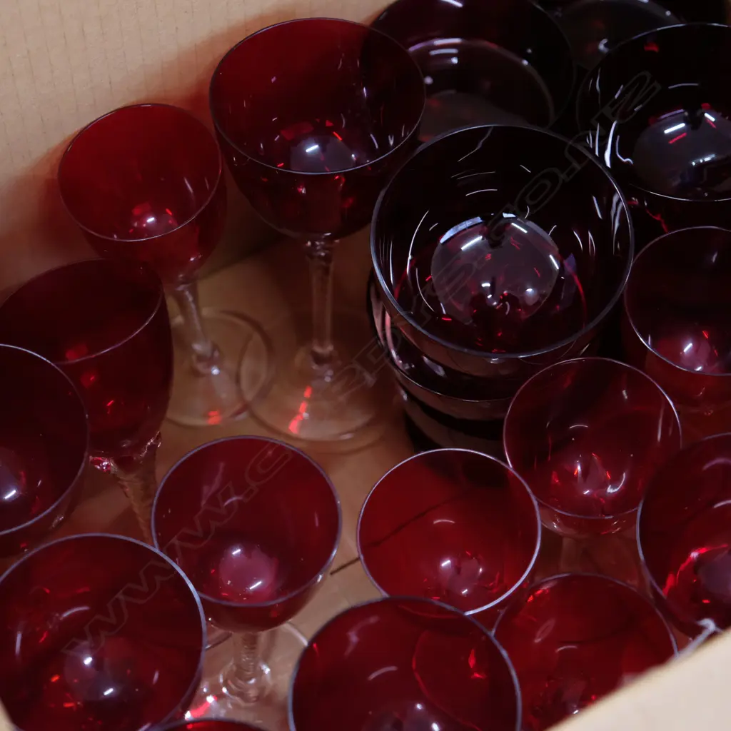 BOX STEMMED CRANBERRY GLASSWARE Image 1++