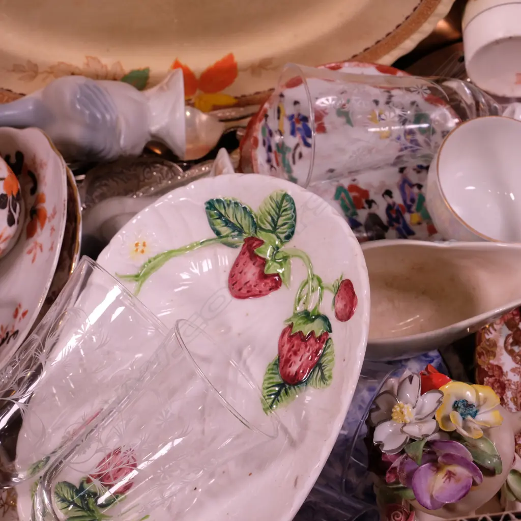 LOT OF ASST CUTLERY/CUPS AND SAUCERS,CRYSTAL ETC Image 1++