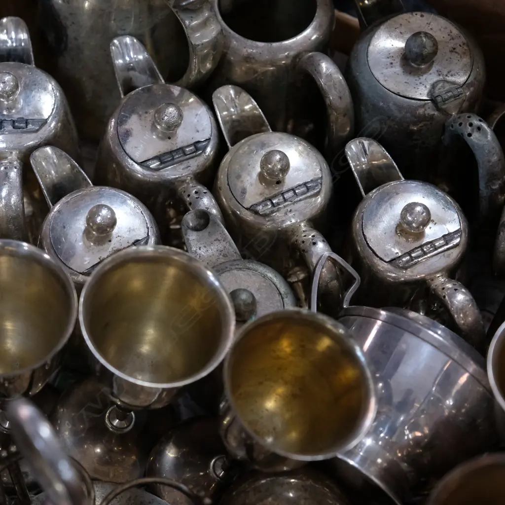 BOX VINTAGE EP JUGS ETC  Image 1++