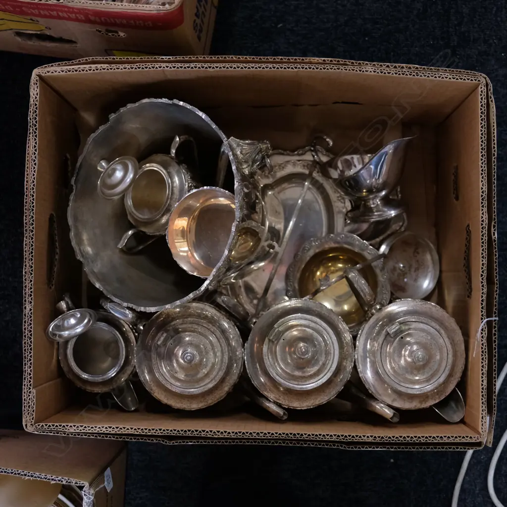 BOX EP TEAPOTS ICE BUCKET ETC Image 1++