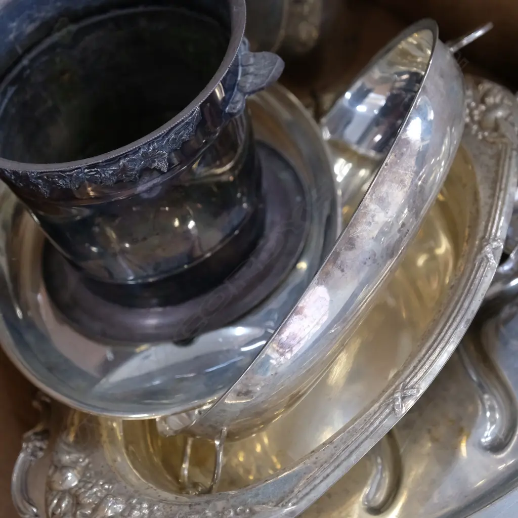 BOX EP WARE - PLATTERS ETC Image 1++