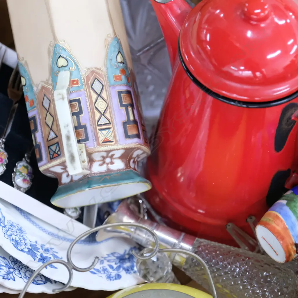 LOT ASST CHINA / ENAMELWARE / WEDGWOOD / NORITAKE / CRYSTAL Image 1++