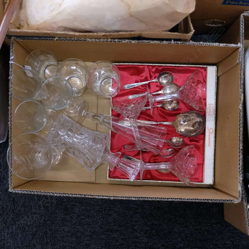BOX CRYSTAL / DECANTER / RODD CUTLERY ETC Image 1++
