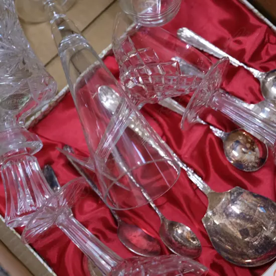 BOX CRYSTAL / DECANTER / RODD CUTLERY ETC