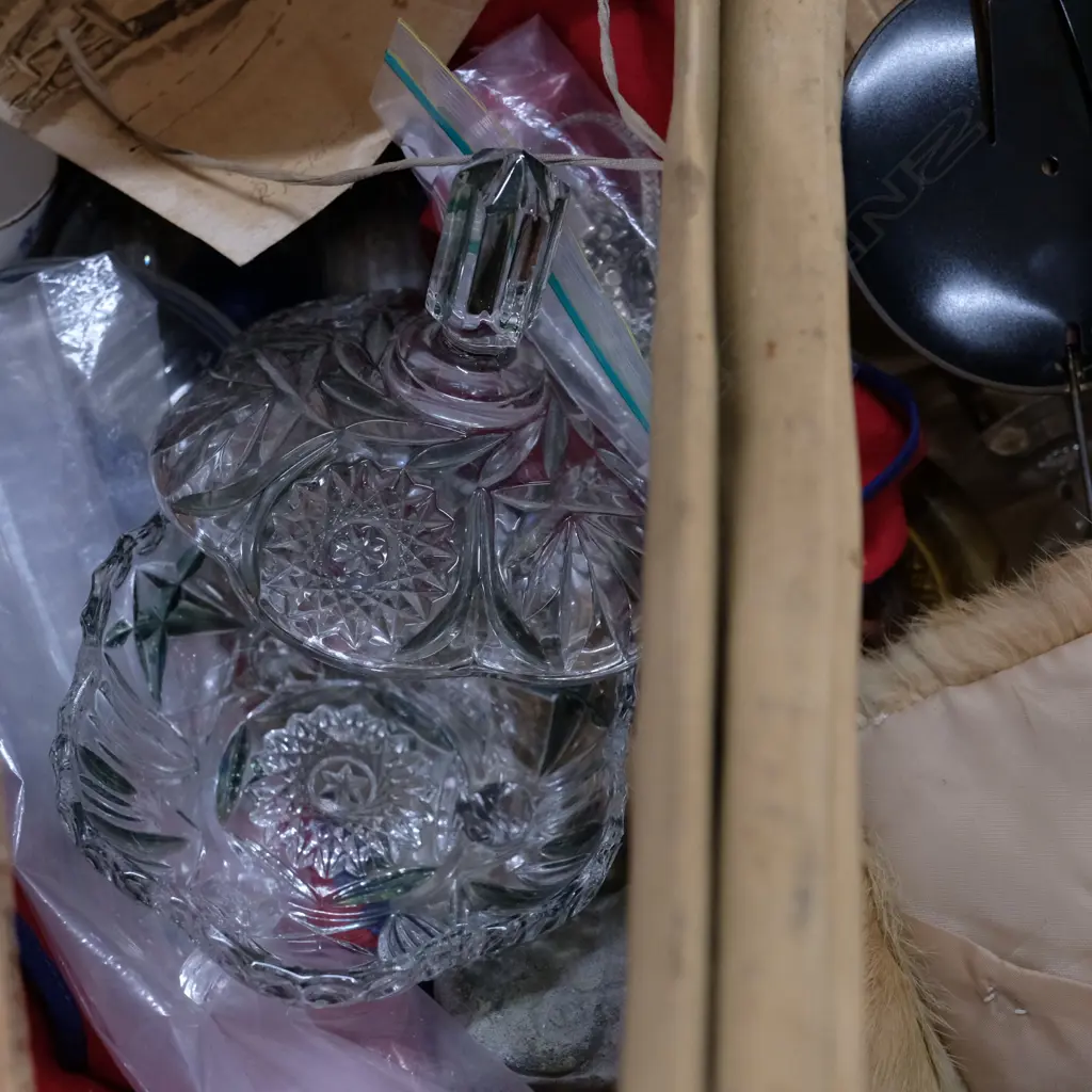 BOX LOT GLASSWARE, PENDULUM ETC Image 1++