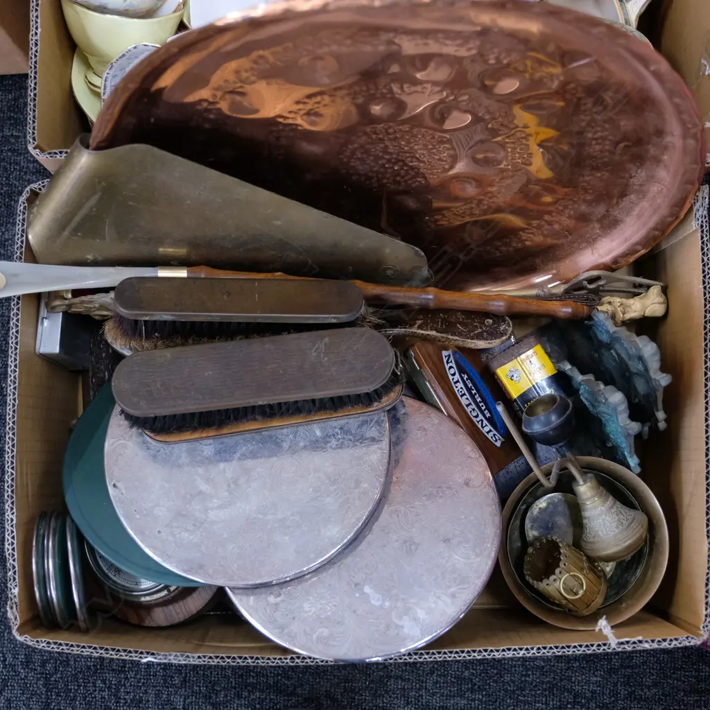 BOX ASST EP AND BRASSWARE INCL. BOOKENDS / BRUSHES ETC Image 1++