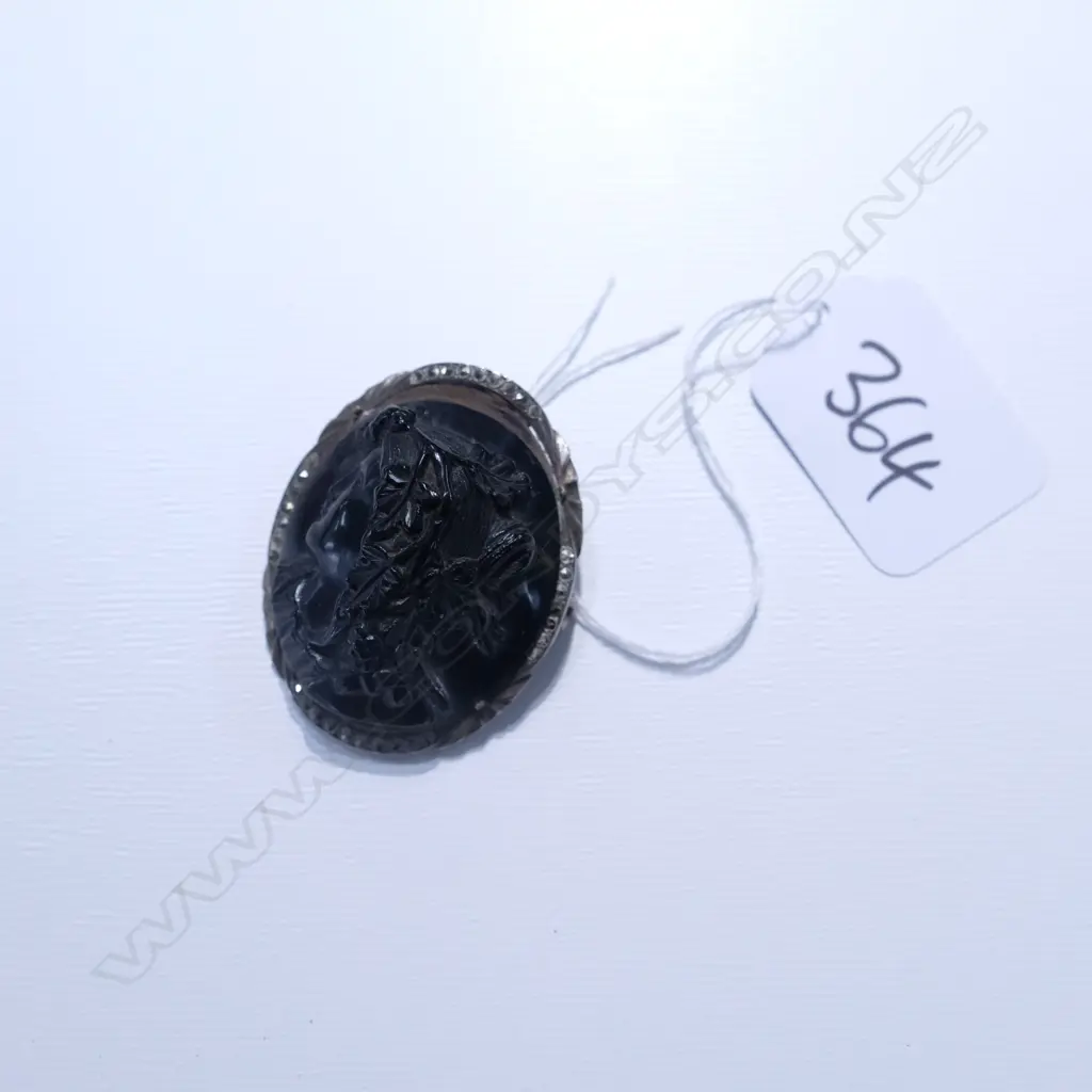 VINTAGE .900 SILVER & JET 'CAMEO' PORTRAIT BROOCH Image 1++