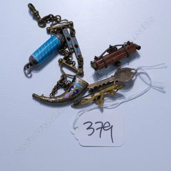 GOLD AND GOLD PLATED ITEMS