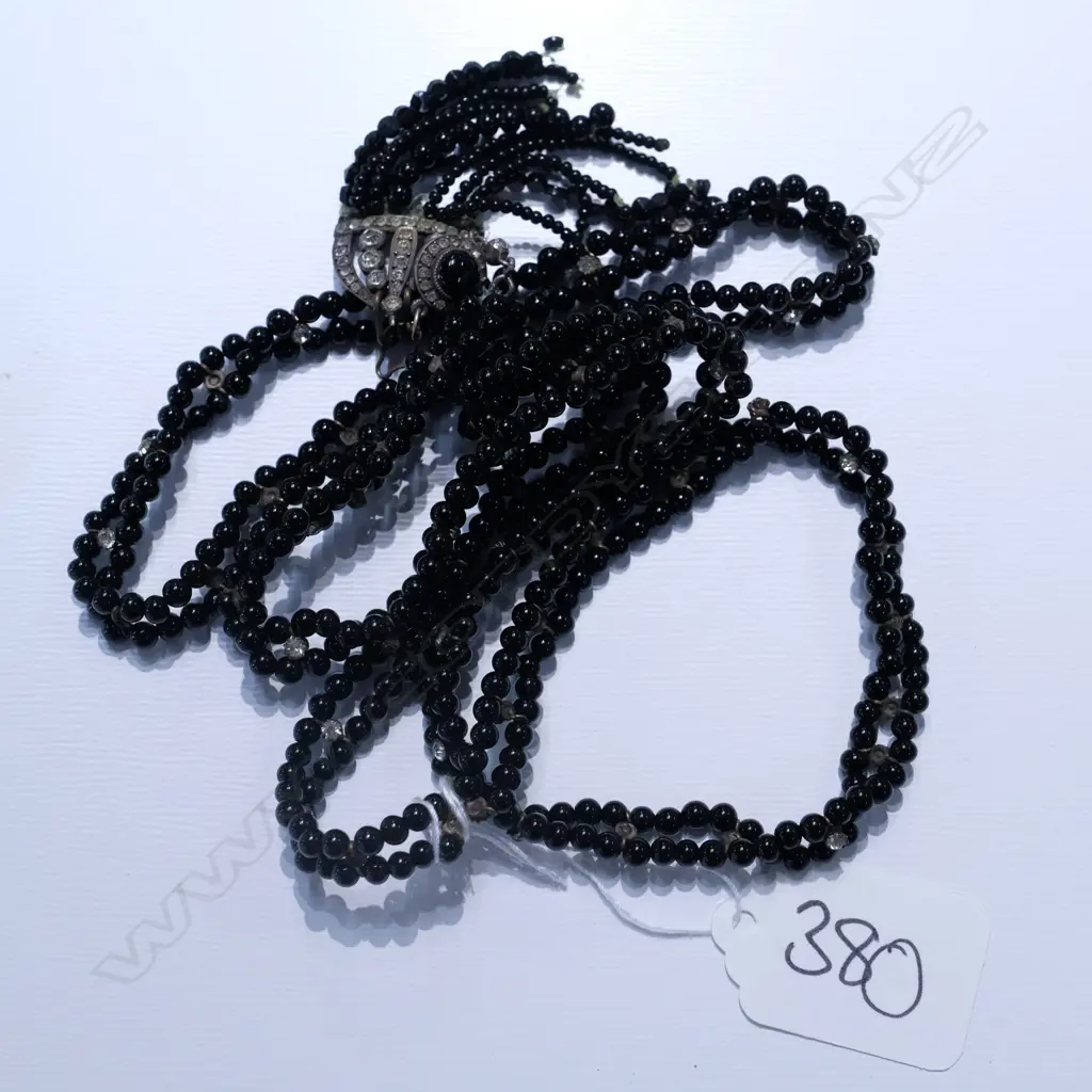 FRENCH GLASS & DIAMANTE NECKLACE Image 1++