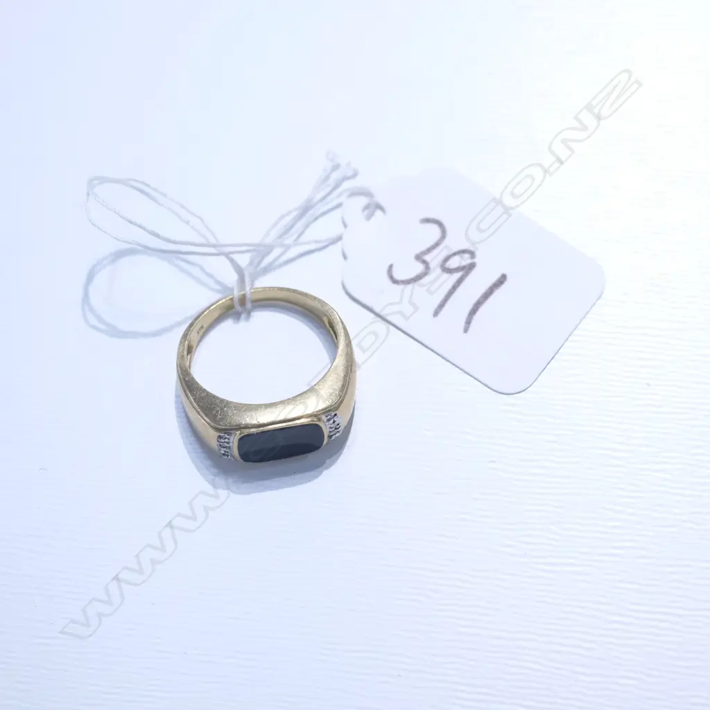 9CT RING BLACK ONYX & DIAMONDS 5.76gms Image 1++