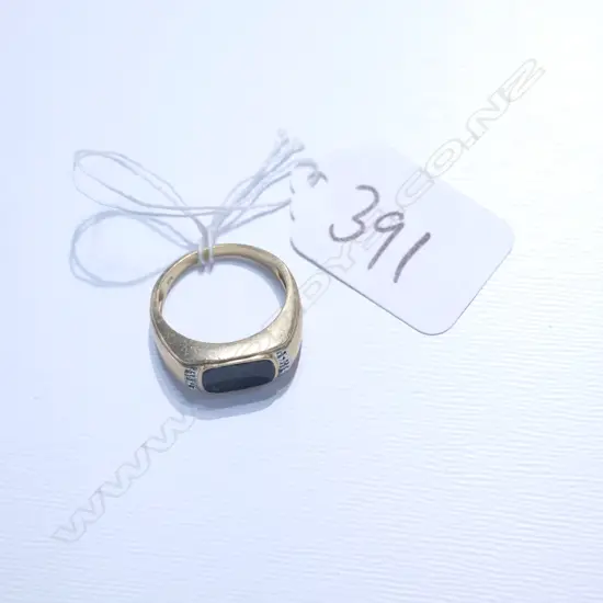 9CT RING BLACK ONYX & DIAMONDS 5.76gms