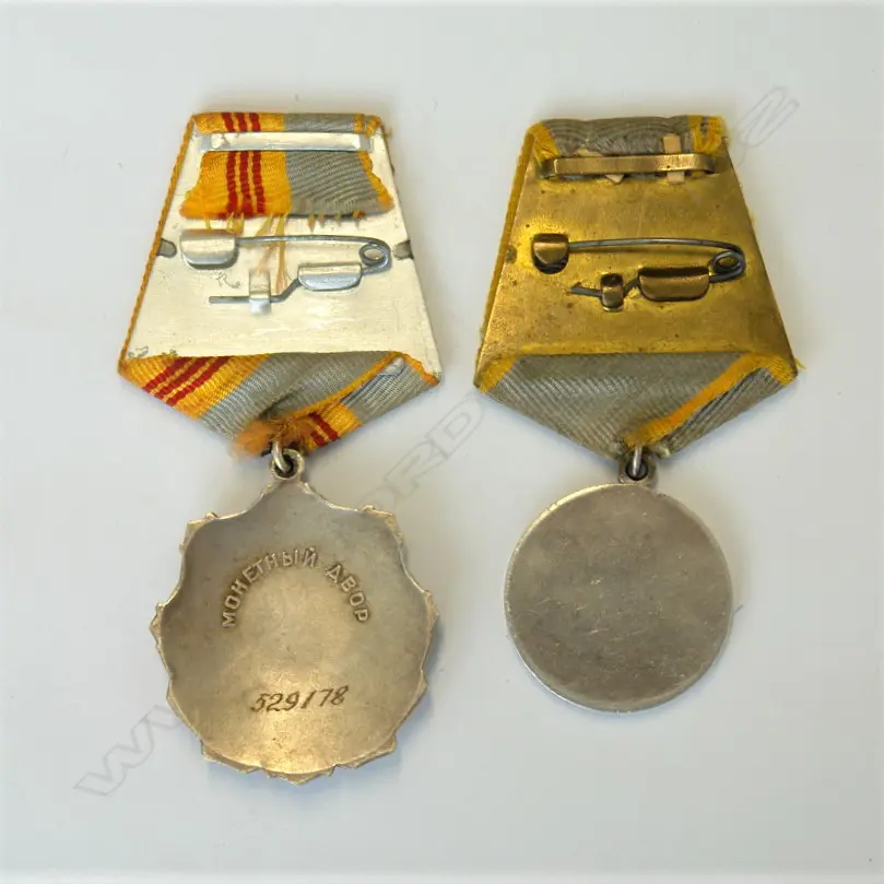 2 CCCP MEDALS:RED STAR & FOR BATTLE MERIT OLD/NEW?  Image 1++