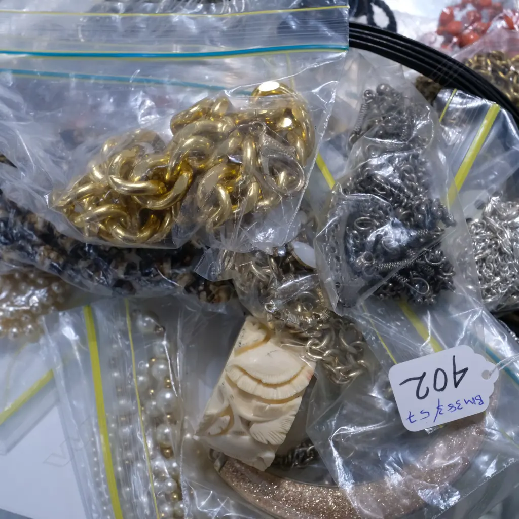 COSTUME JEWELLERY Image 1++