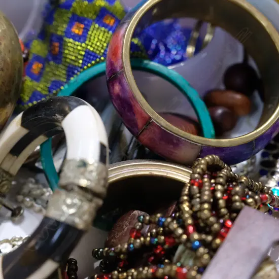 BOX COSTUME JEWELLERY ETC