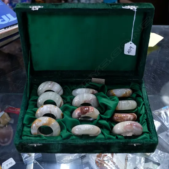 BOX ONYX NAPKIN RINGS