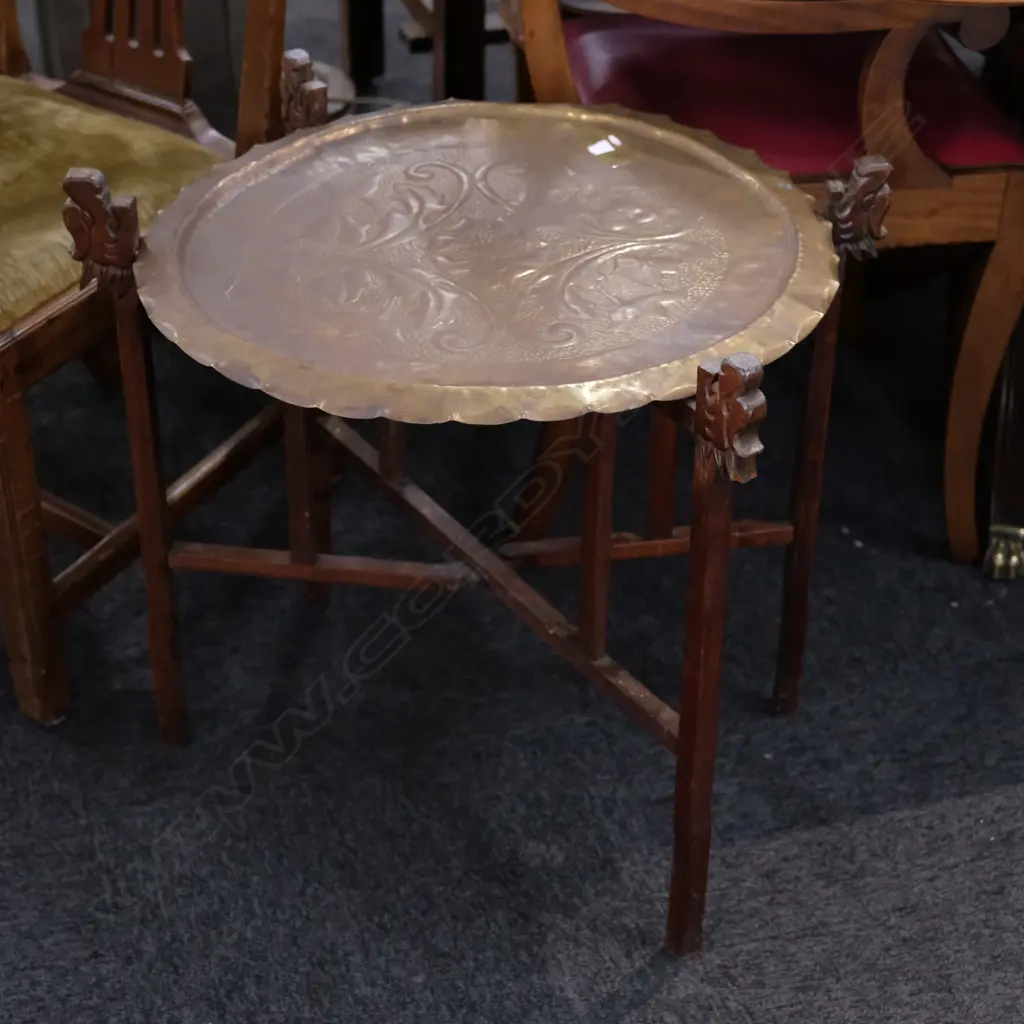 ORIENTAL TABLE Image 1++