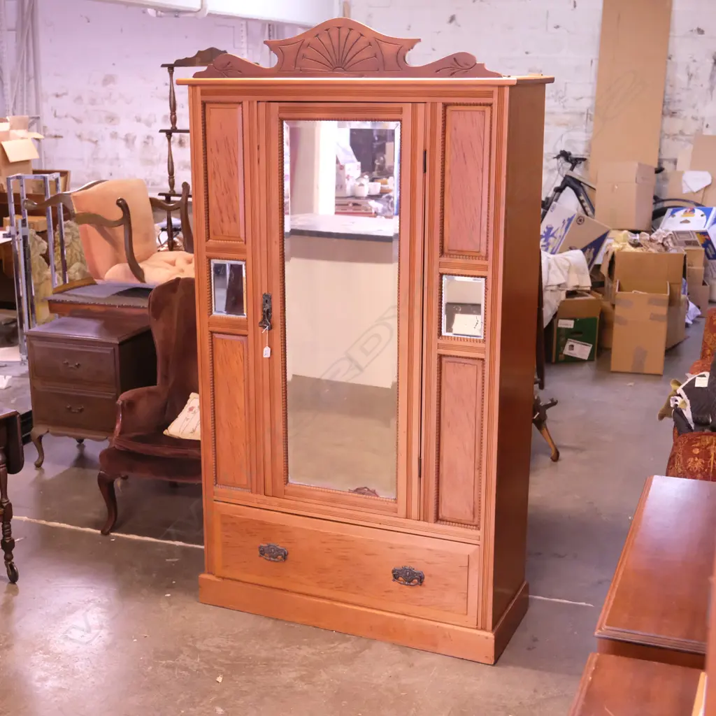 KAURI COLONIAL WARDROBE W 1070 H 2000 D 420 MM Image 1++