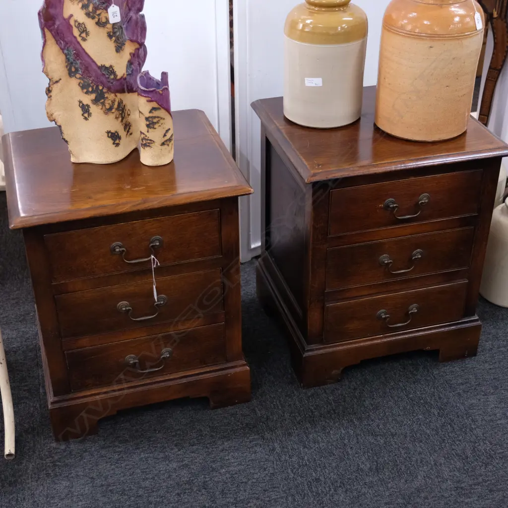 PR OAK 3 DRAWERS BEDSIDE CABINETS W. 495MM D. 440MM H. 595MM Image 1++