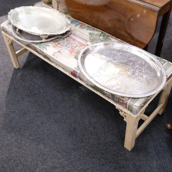 UPHOLSTERED BENCH SEAT