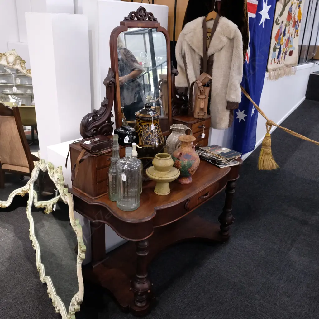 VICT. MAHOGANY DRESSING TABLE W. 1200MM D. 700MM H. 1705MM Image 1++