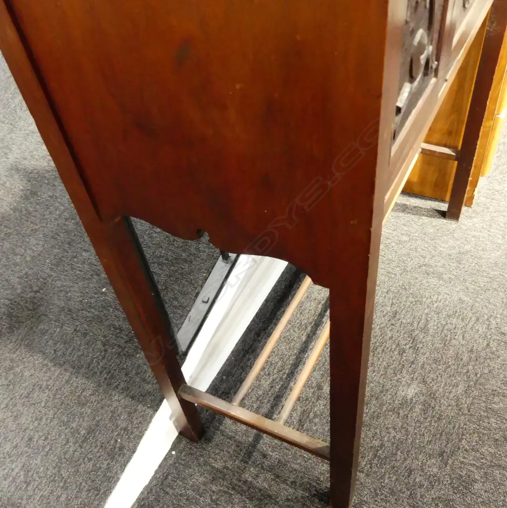 A KAURI ARTS AND CRAFTS FALL FRONT DESK W 900, H 1300  D 370 MM Image 1++