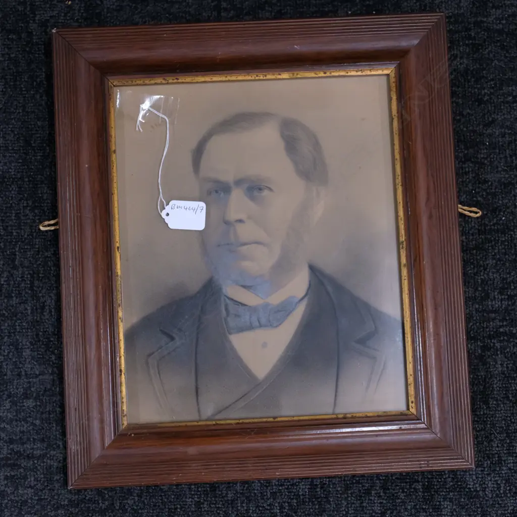 VINTAGE COLOURED PHOTO OF A GENTLEMAN Image 1++