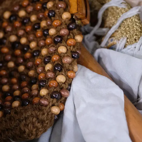 LOT ASST FABRICS+VINTAGE BAGS